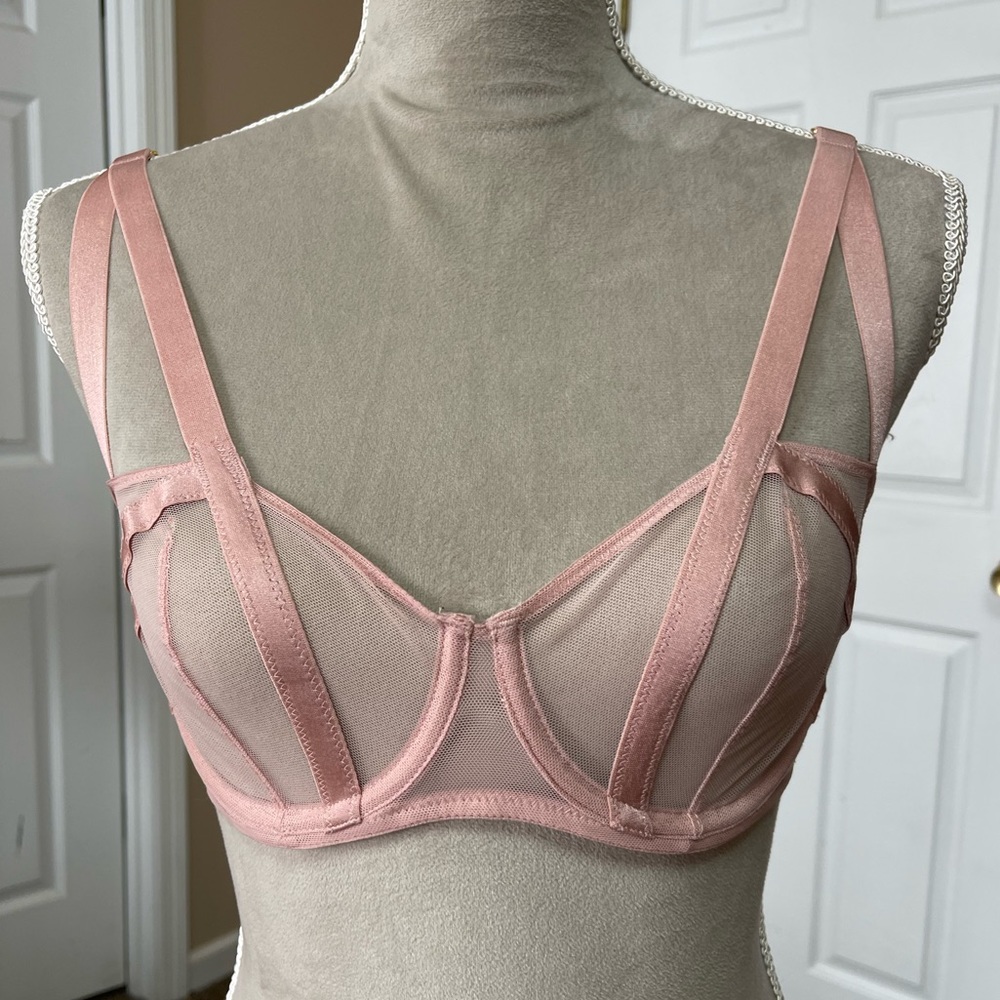 Beautiful Victoria’s Secret Unlined Balconet Bra 36B